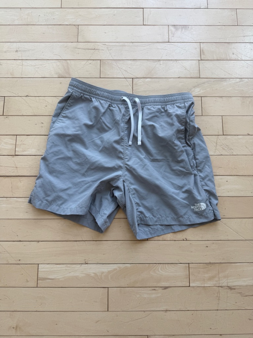 The North Face Light Gray Elastic-Waist Shorts (Size Medium, 7in Inseam)
